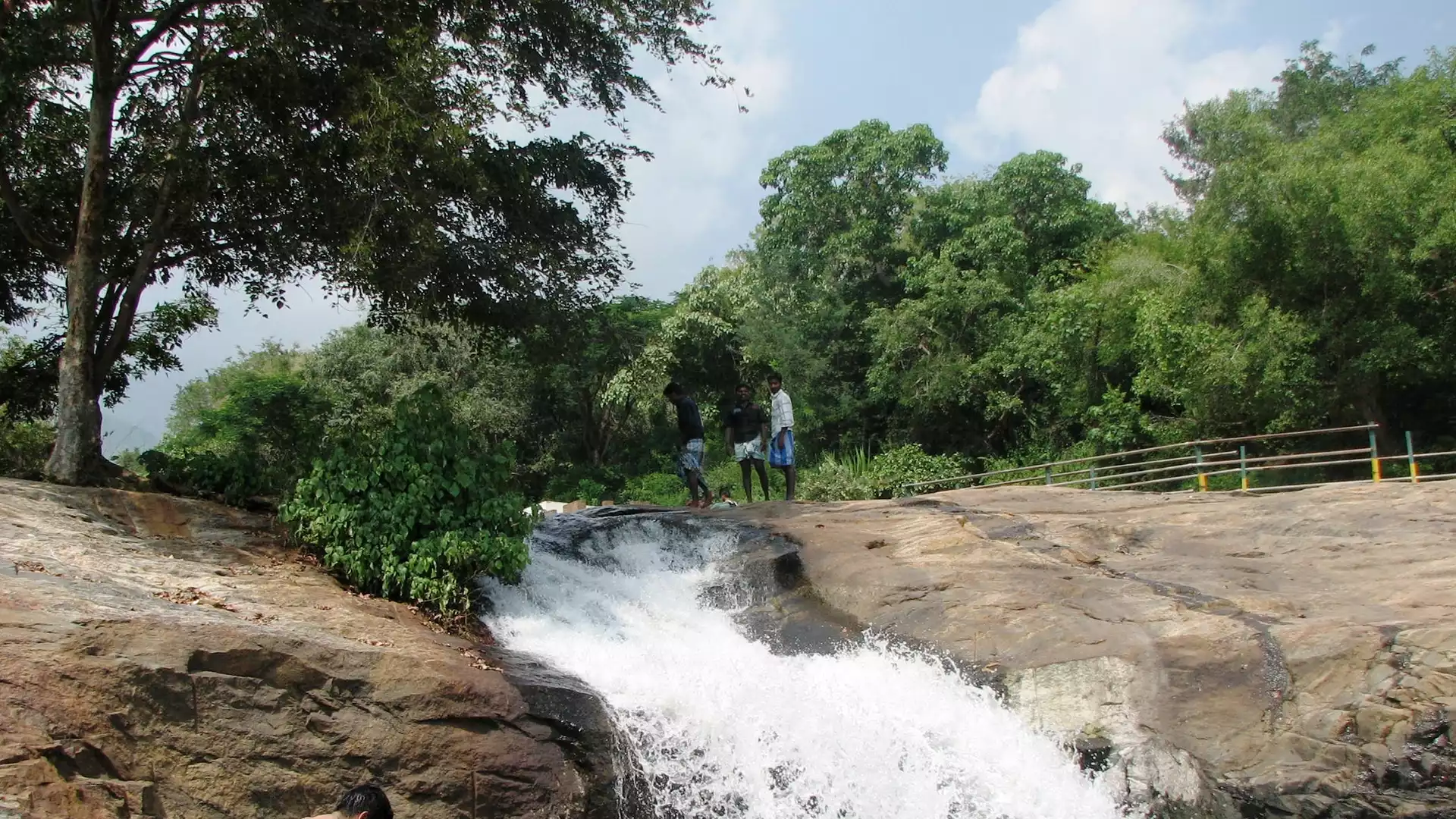 Kumbakarai Falls